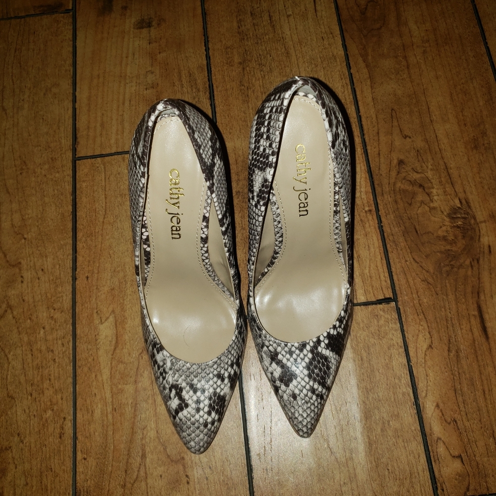 Cathy Jean pumps